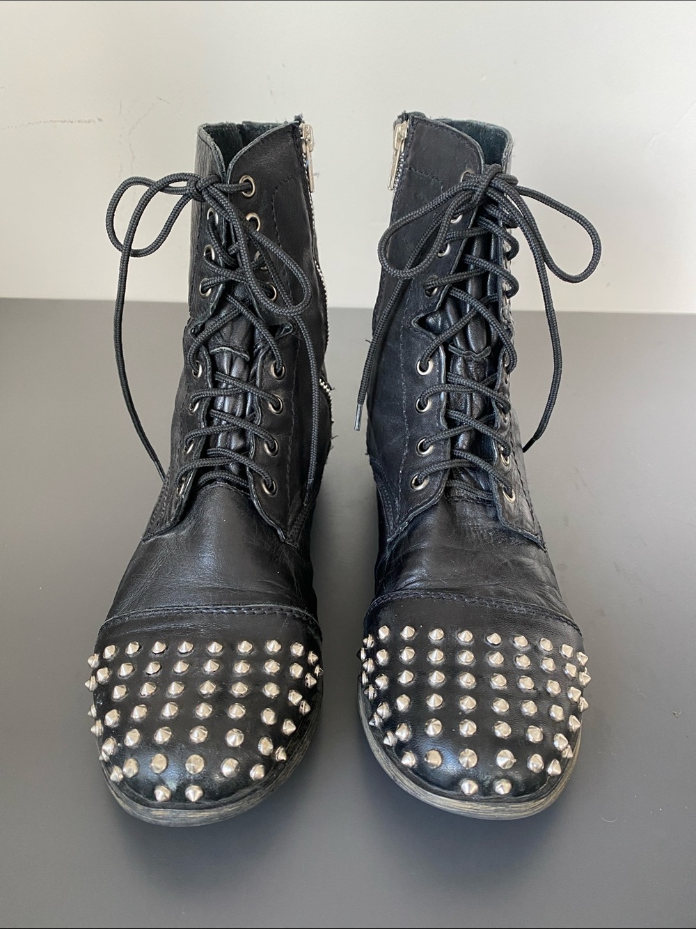Steve Madden TROYY Black Leather Studded Lace-Up Combat Boots 9.5 D Edgy Punk - Picture 3 of 13